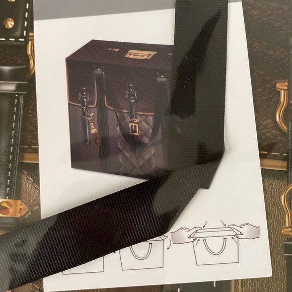 DZHAVAEL COUTURE GIFT BAGS - Picture 2 of 7